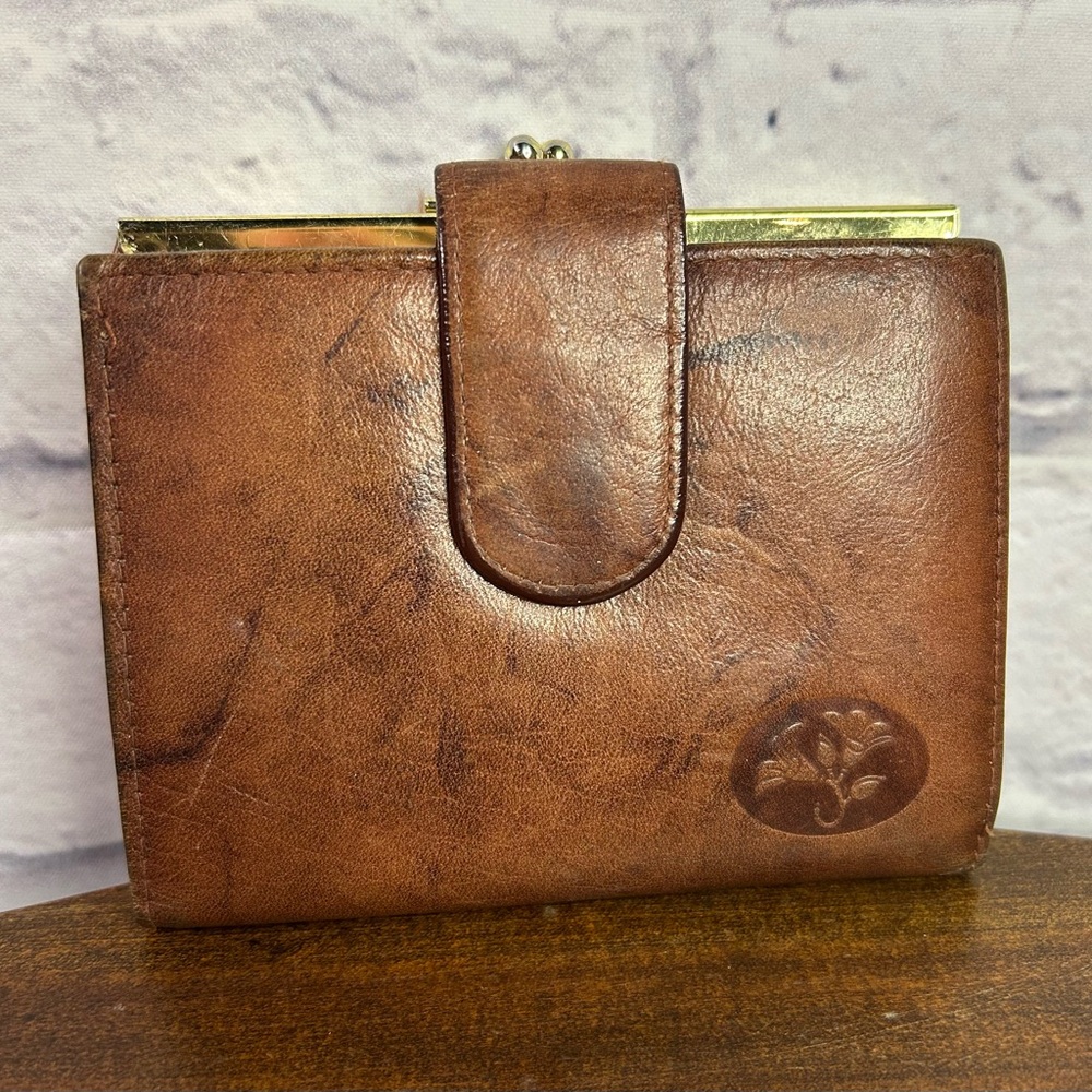 Vintage Buxton Brown Leather Women's Wallet